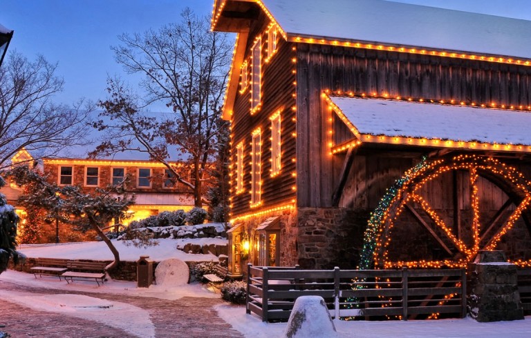 Peddlers Village Holiday Lights on Buildings